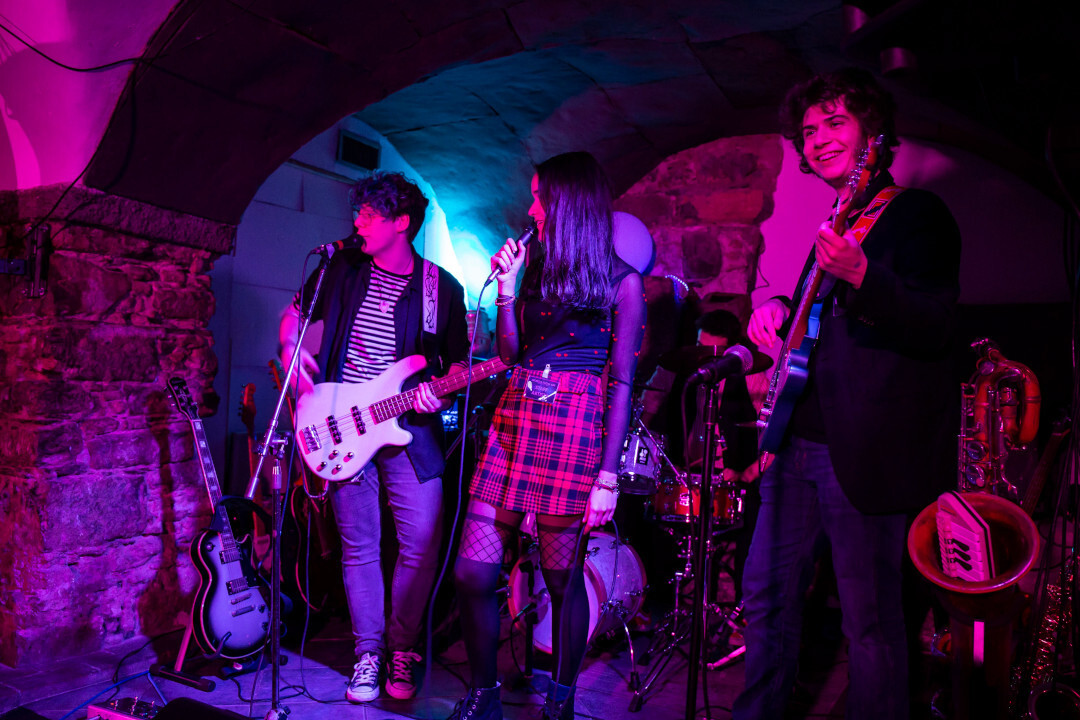 :Papille Gustative live at Lucrezia, zanna and leo playing